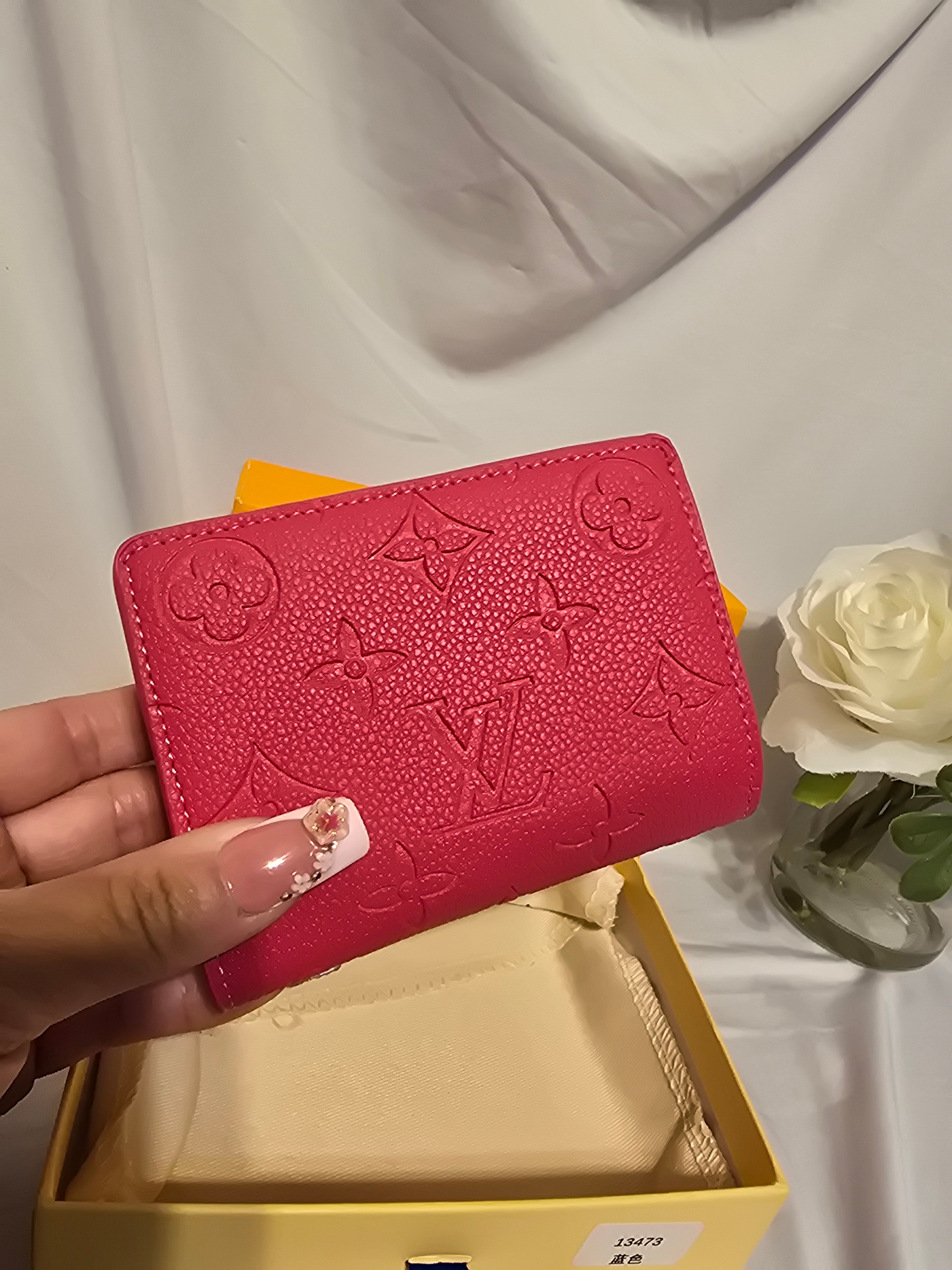 Cute Pink LV W