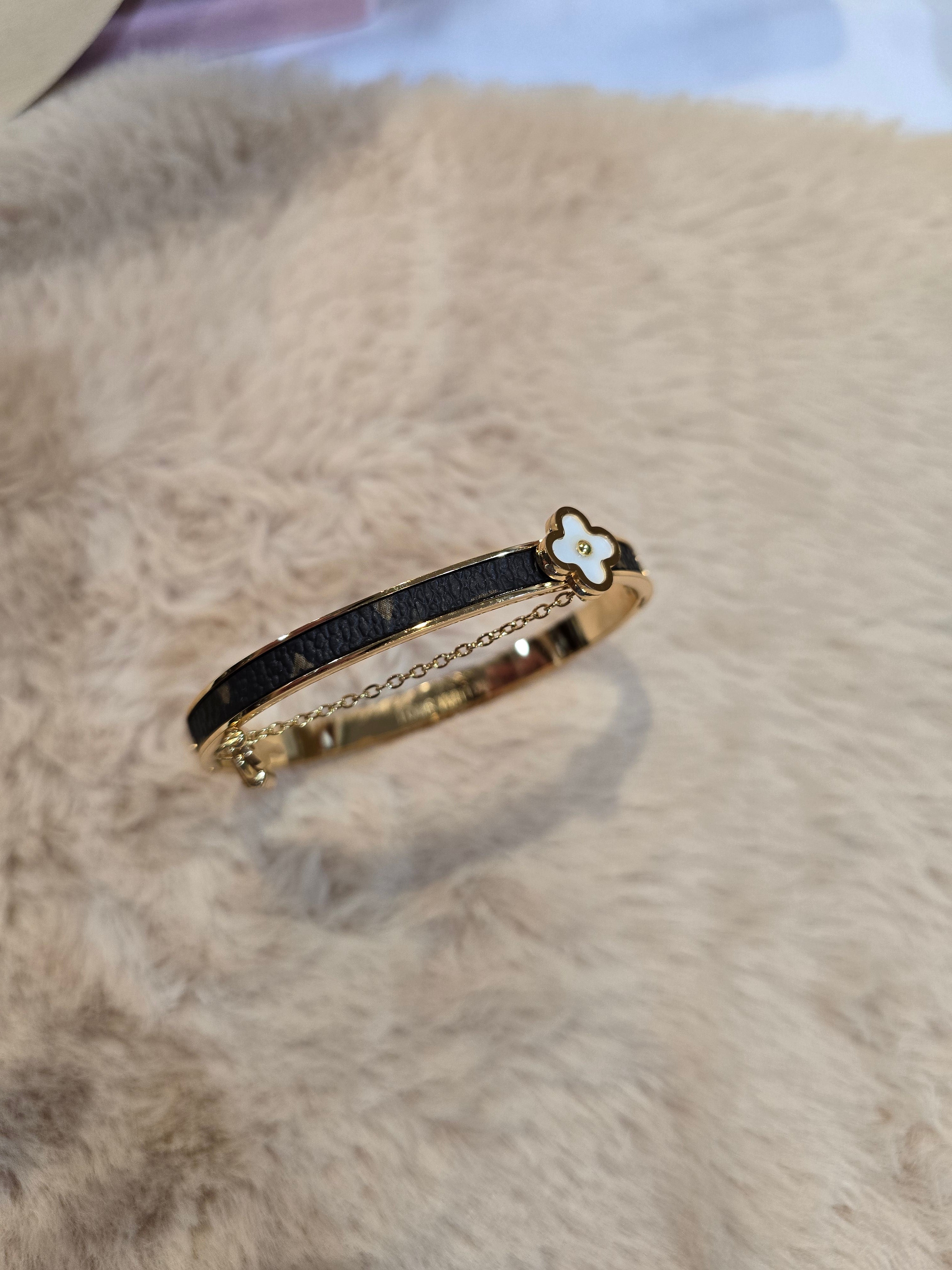 Clover LV bangle