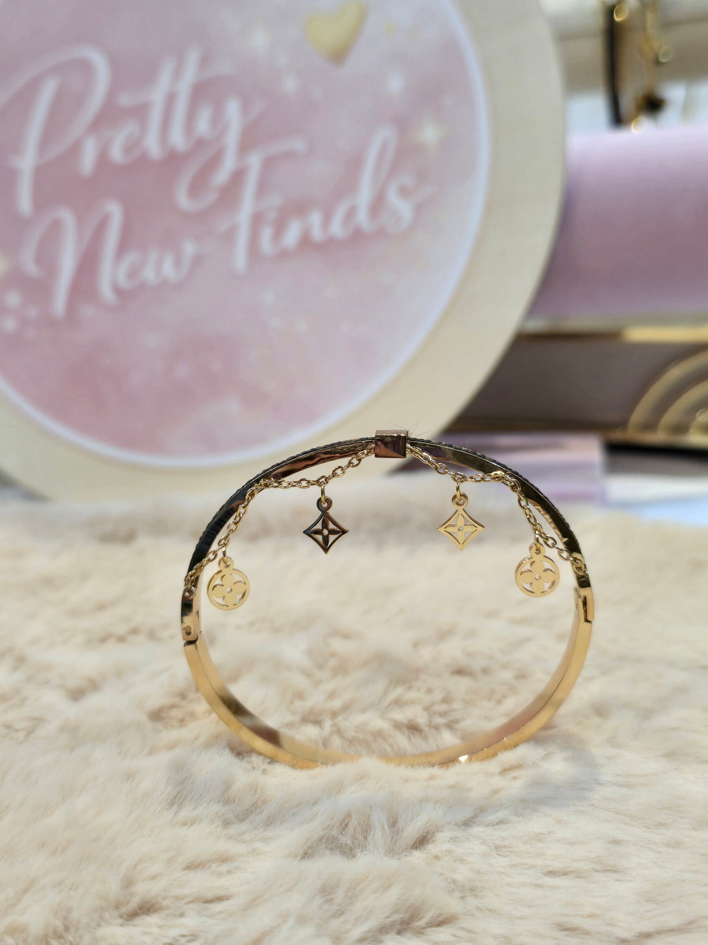 LV ✨️ charms Bangle