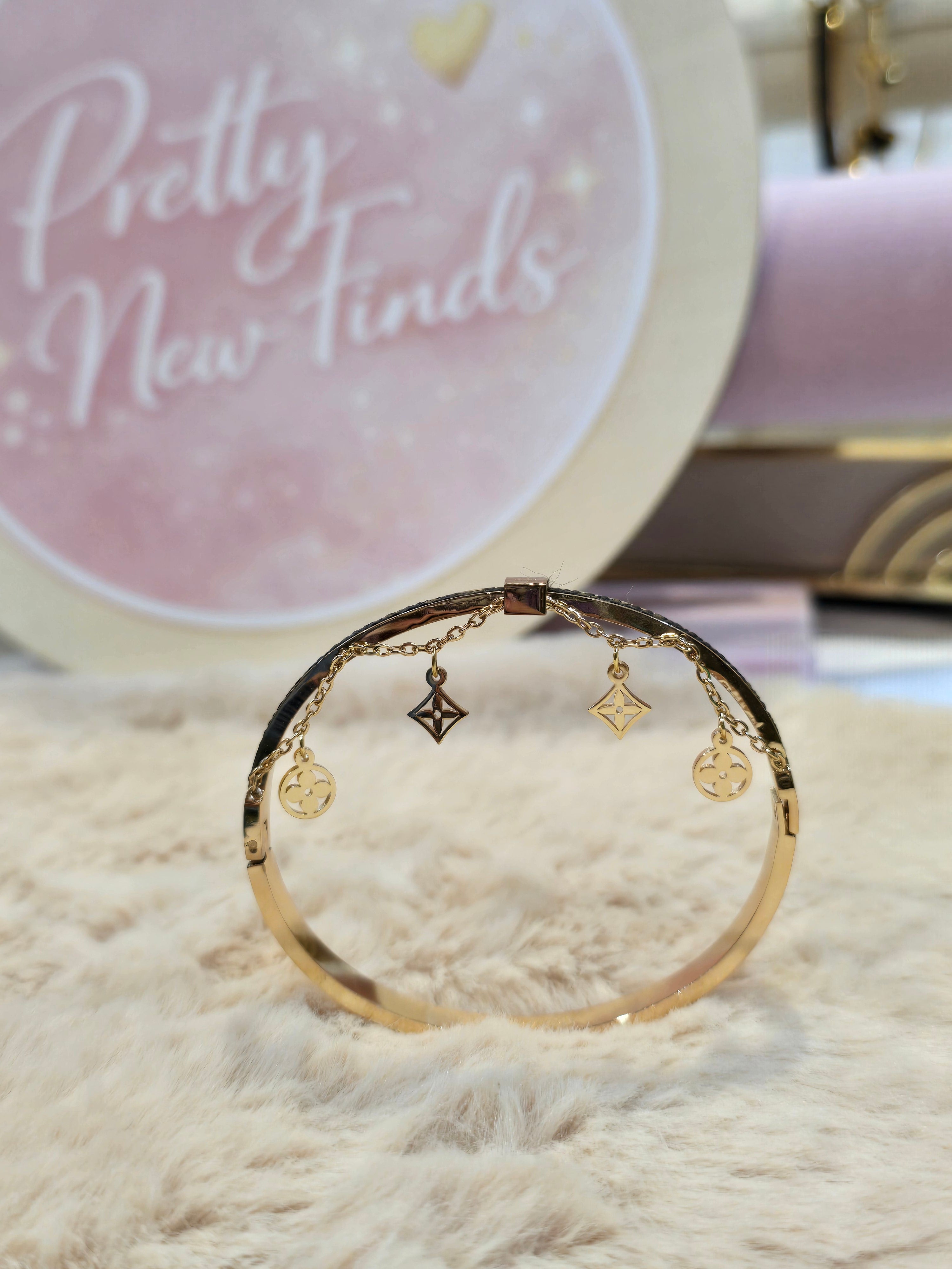 LV ✨️ charms Bangle
