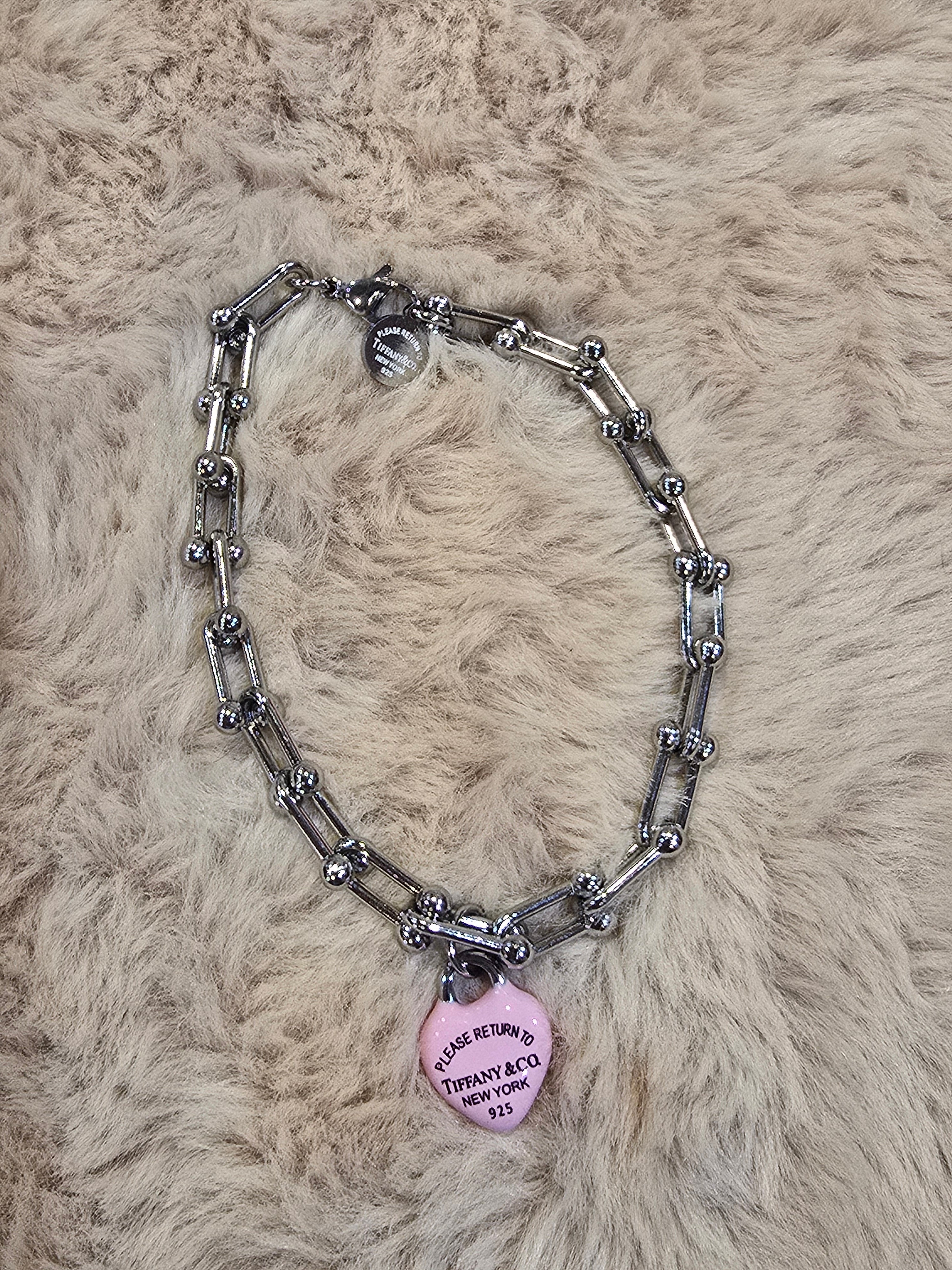 Pink link heart