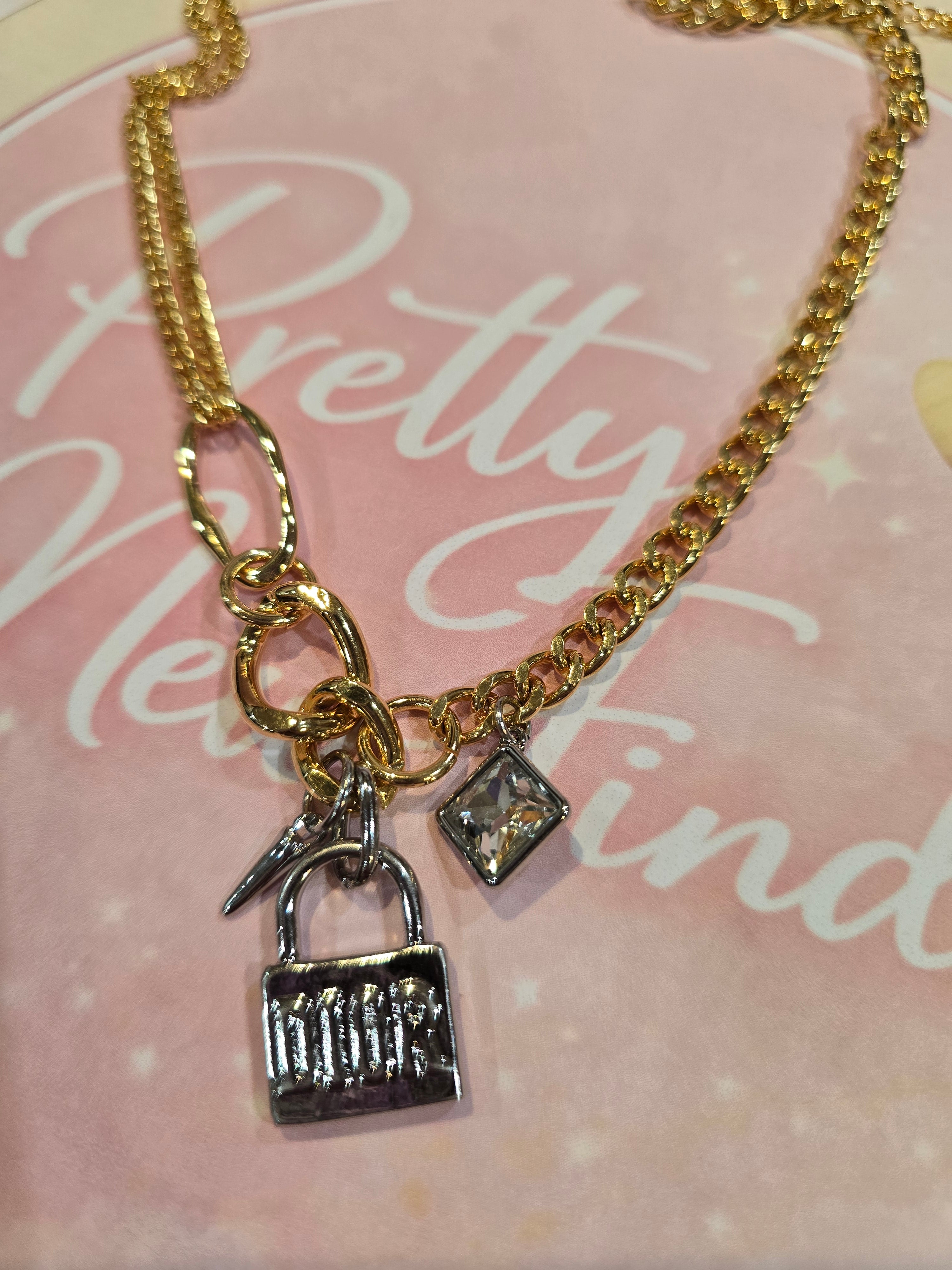 DI0R necklace