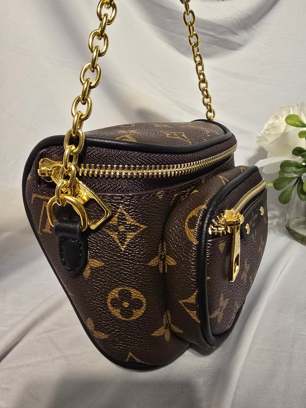 Lv Bum bag 🎒