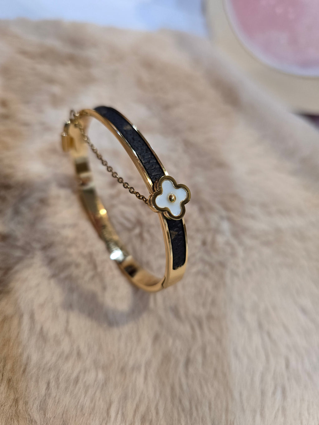 Clover LV bangle