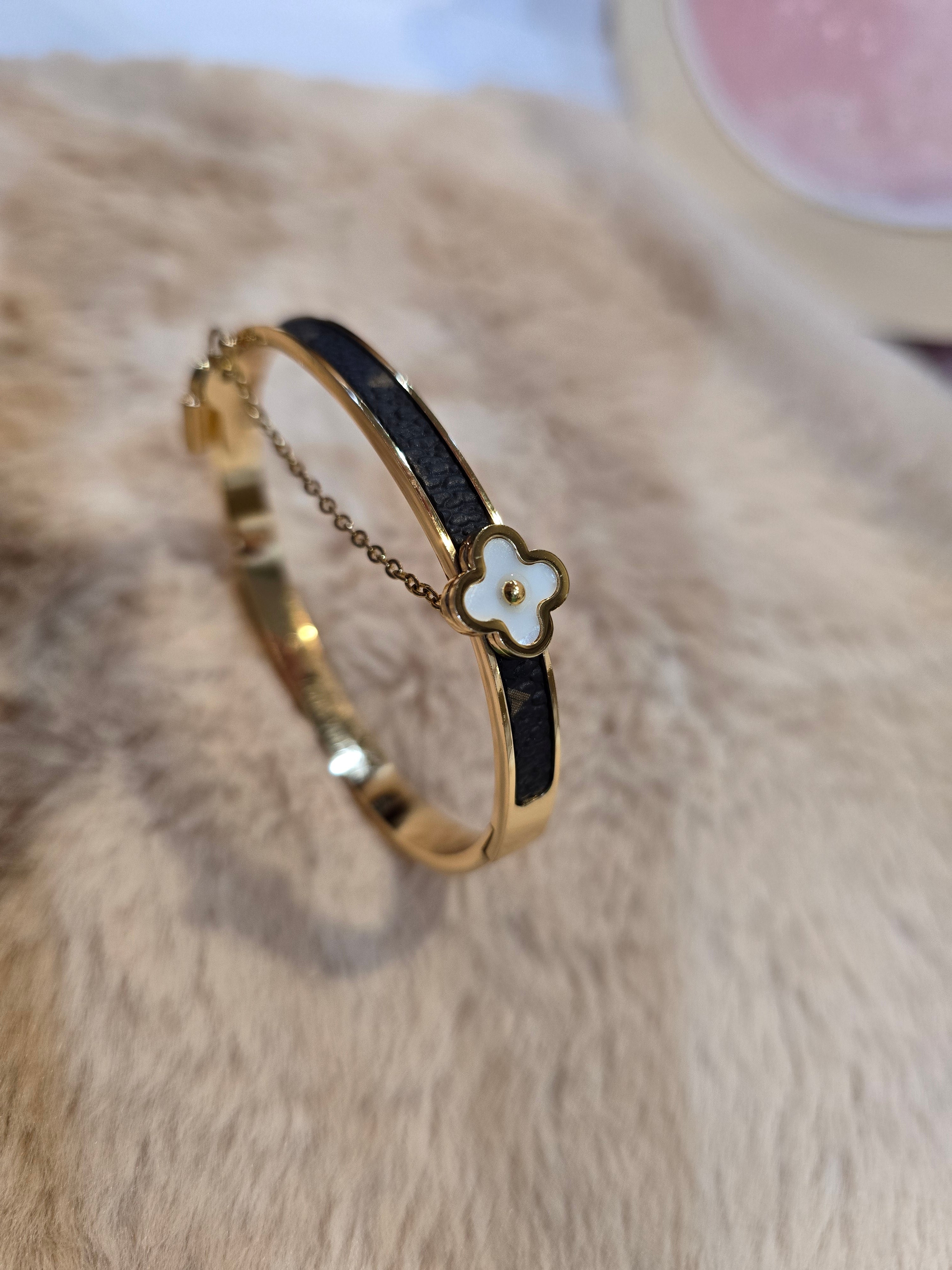 Clover LV bangle