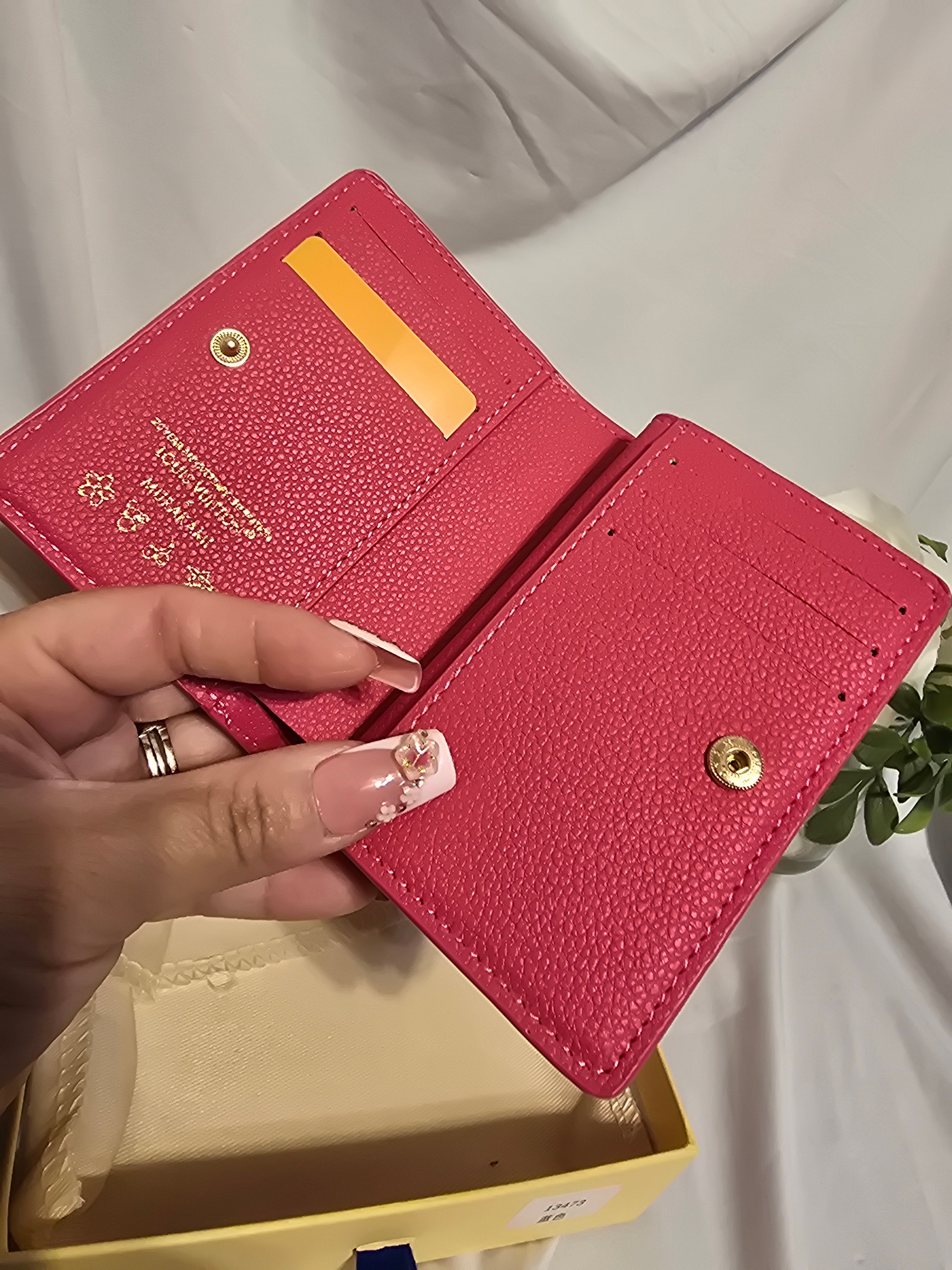 Cute Pink LV W