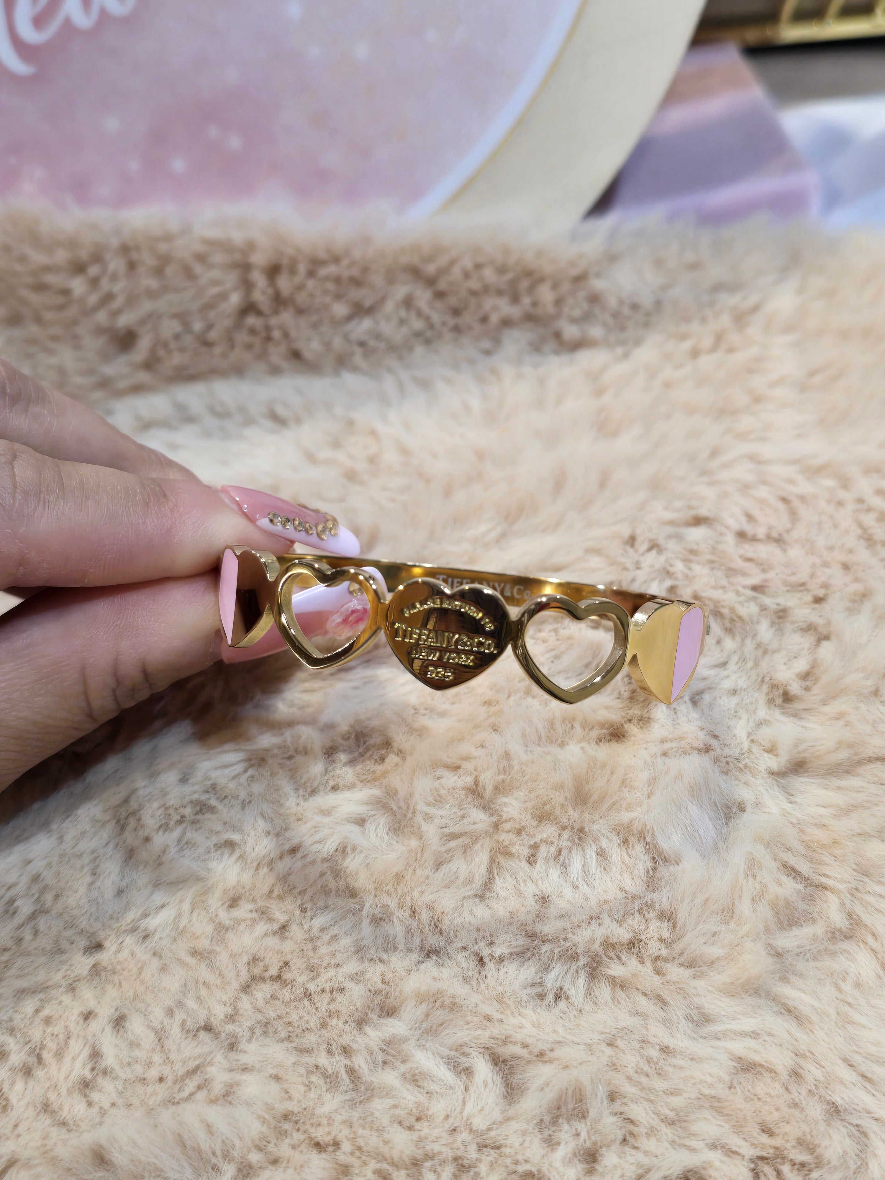 Pinky gold tif