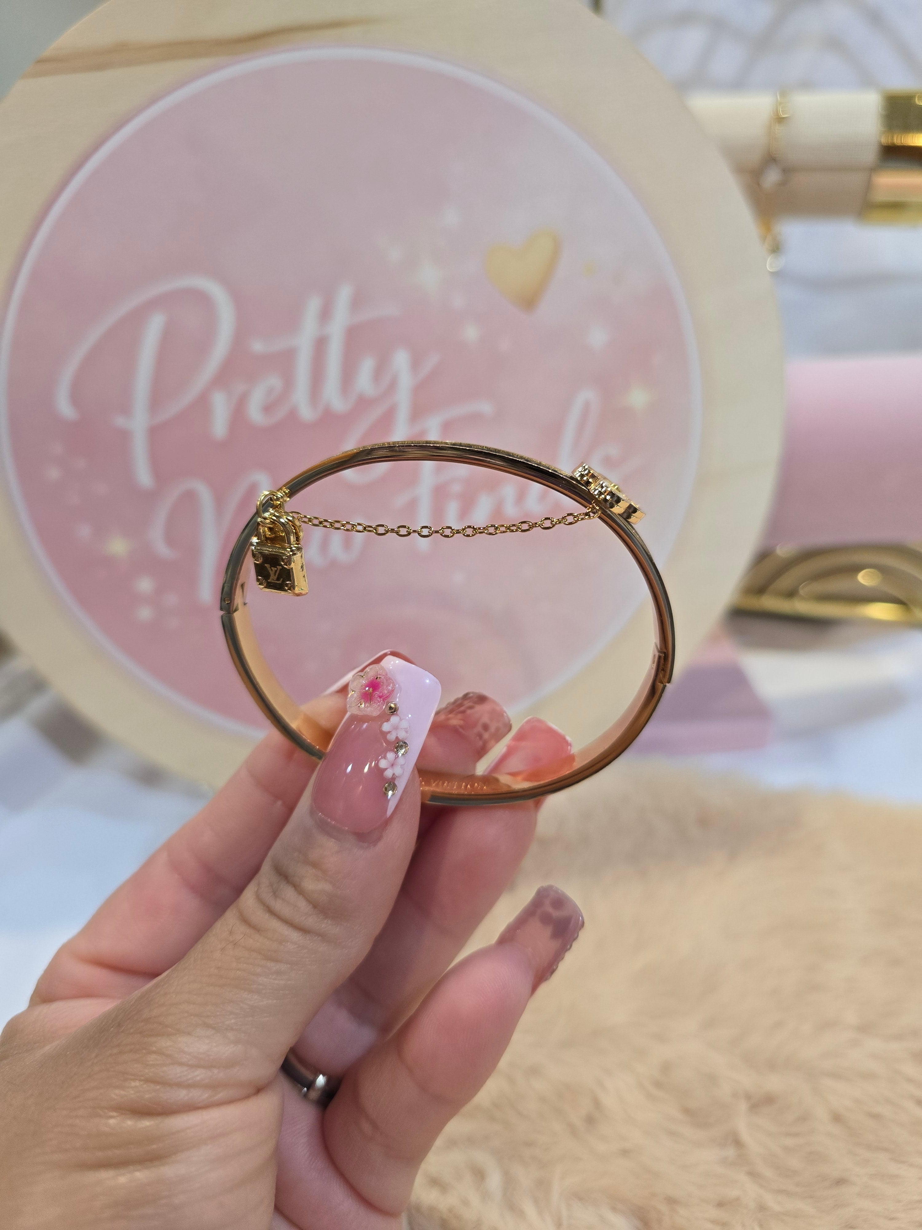 Clover LV bangle
