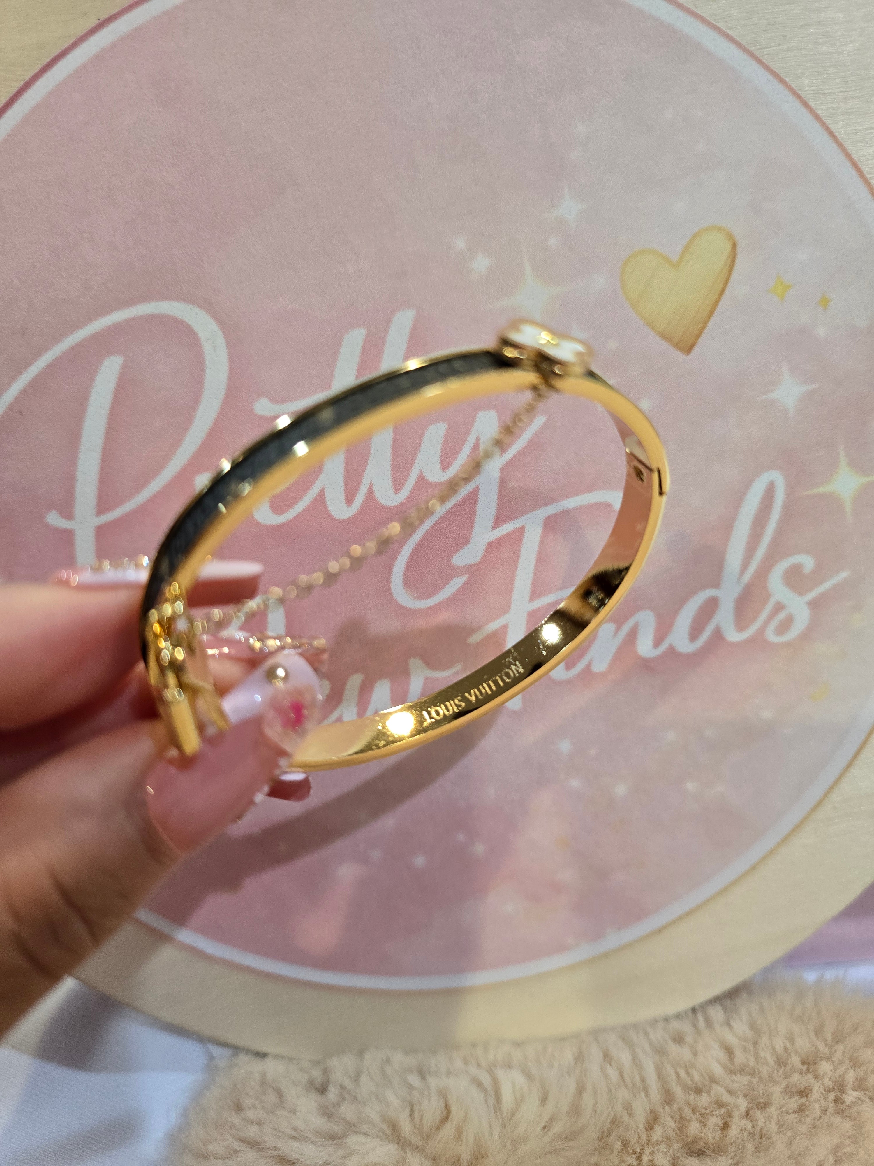 Clover LV bangle