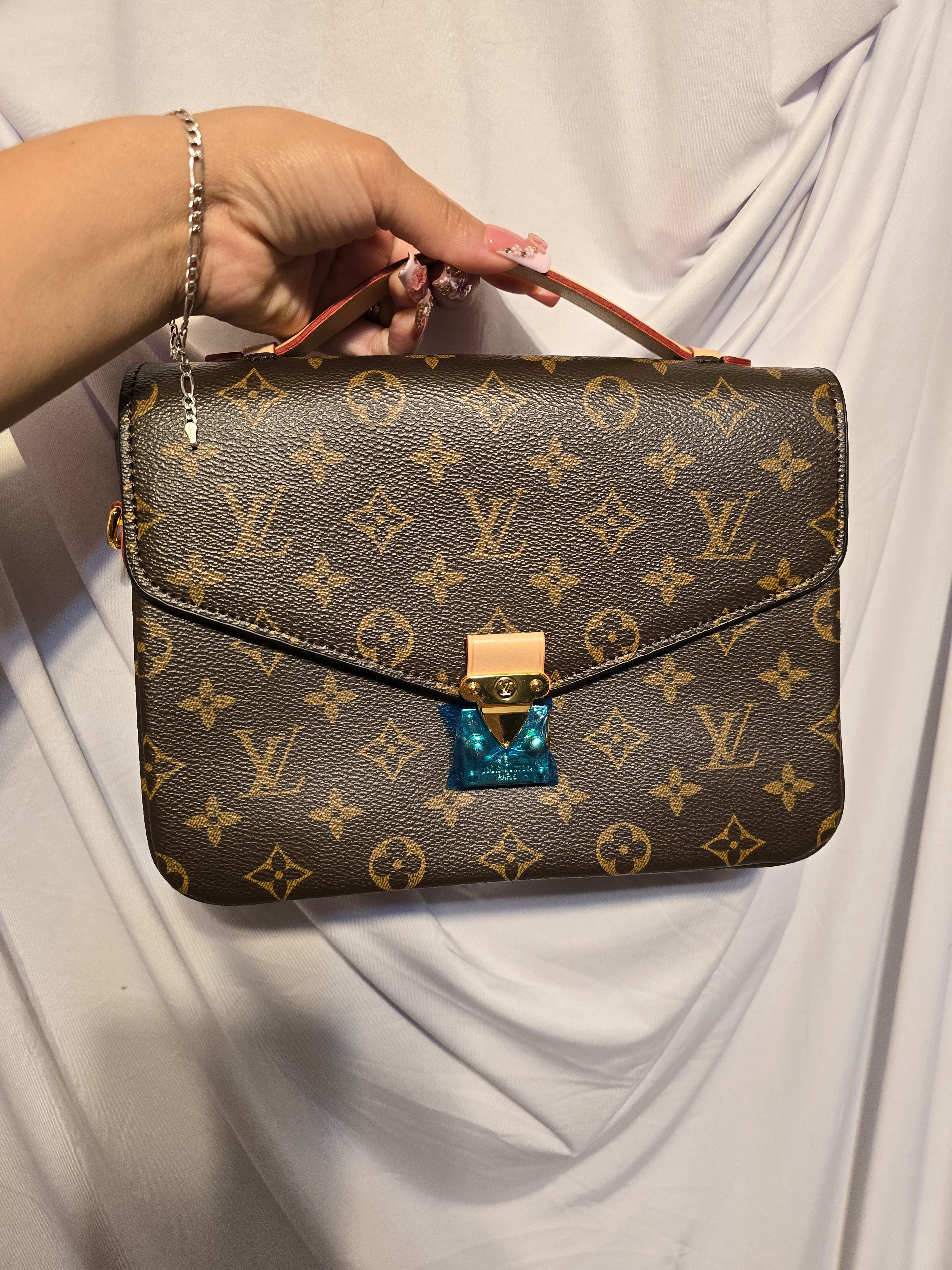 Brown LV pochette ✨️