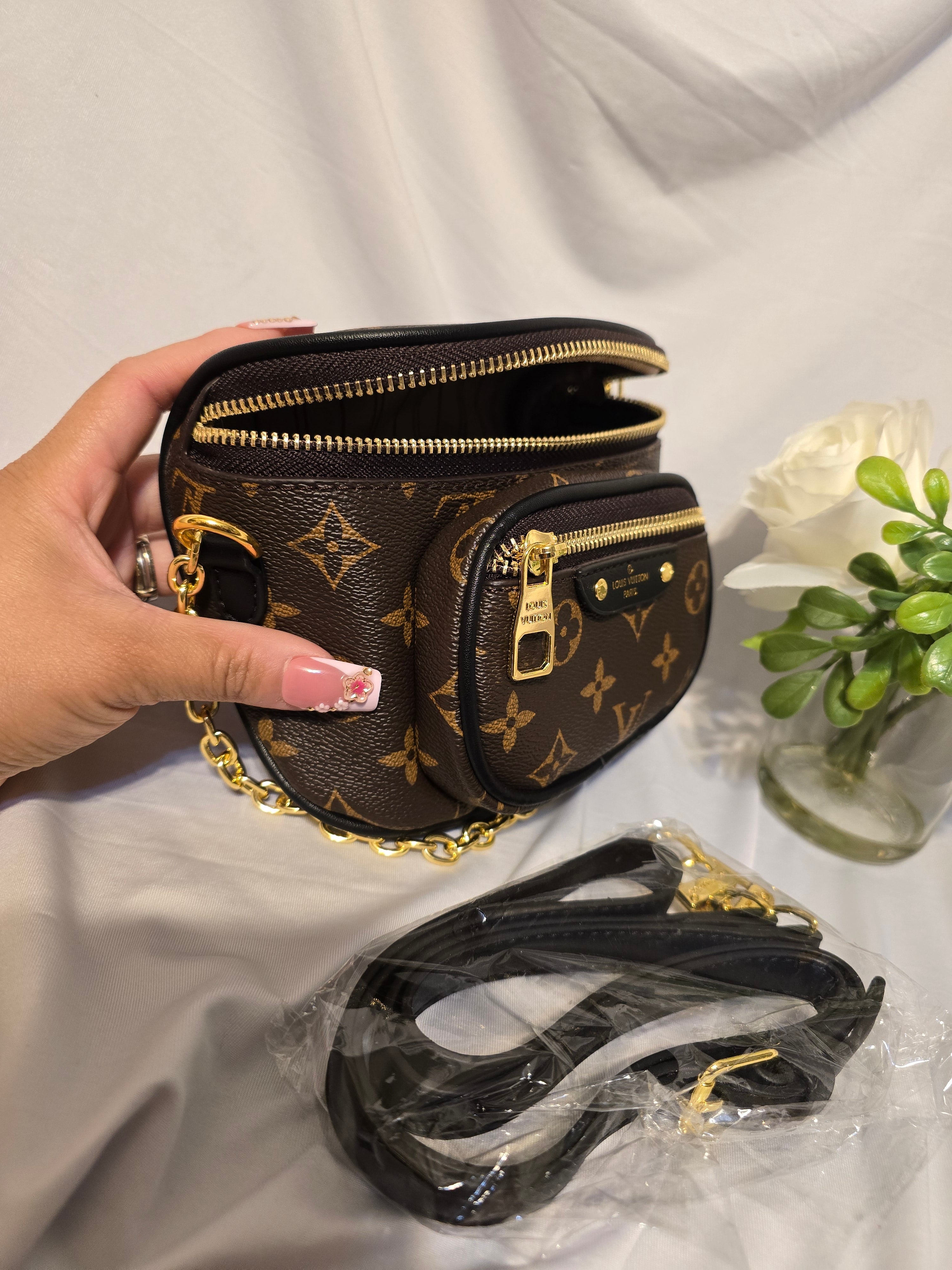 Lv Bum bag 🎒