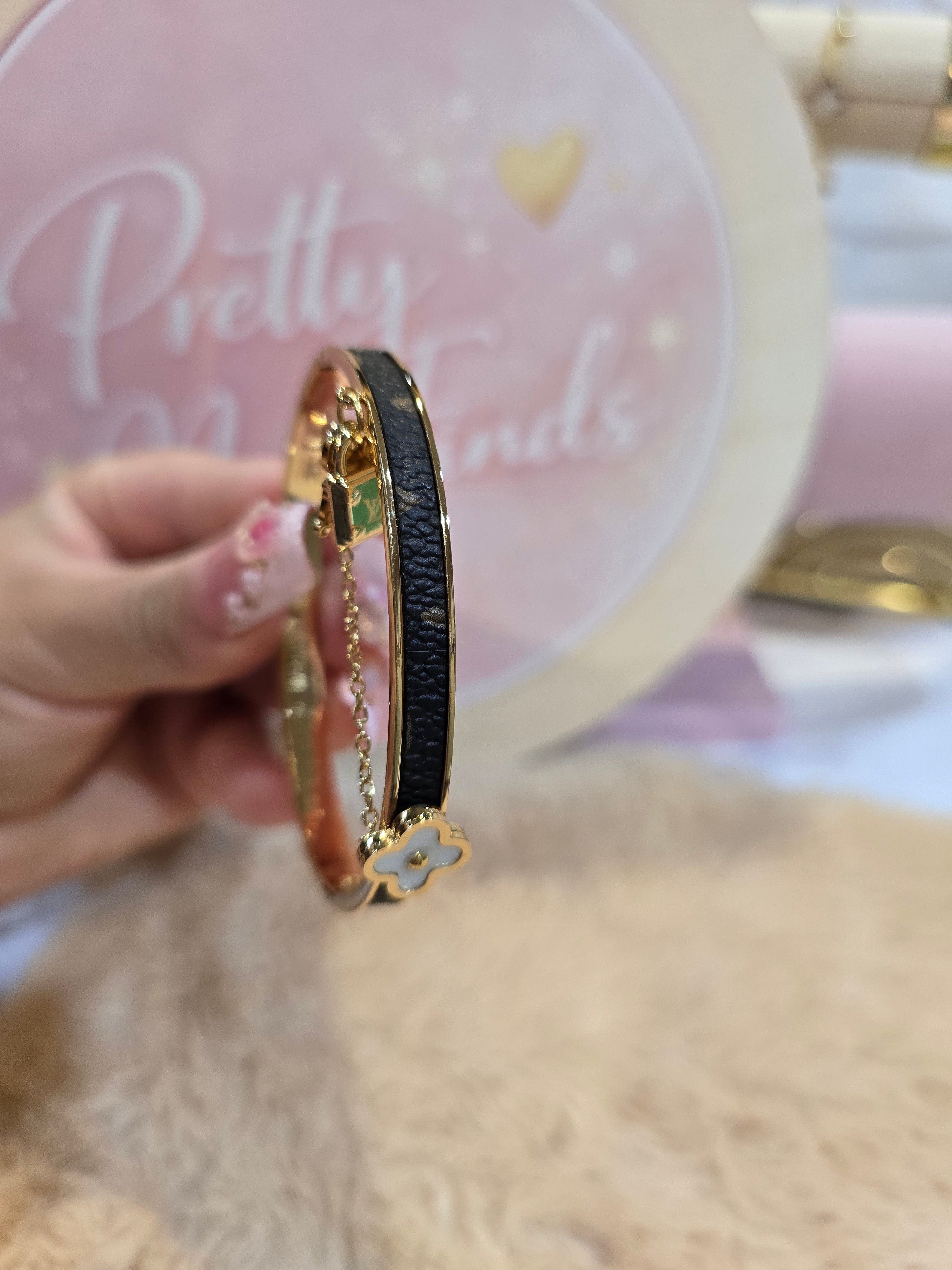 Clover LV bangle