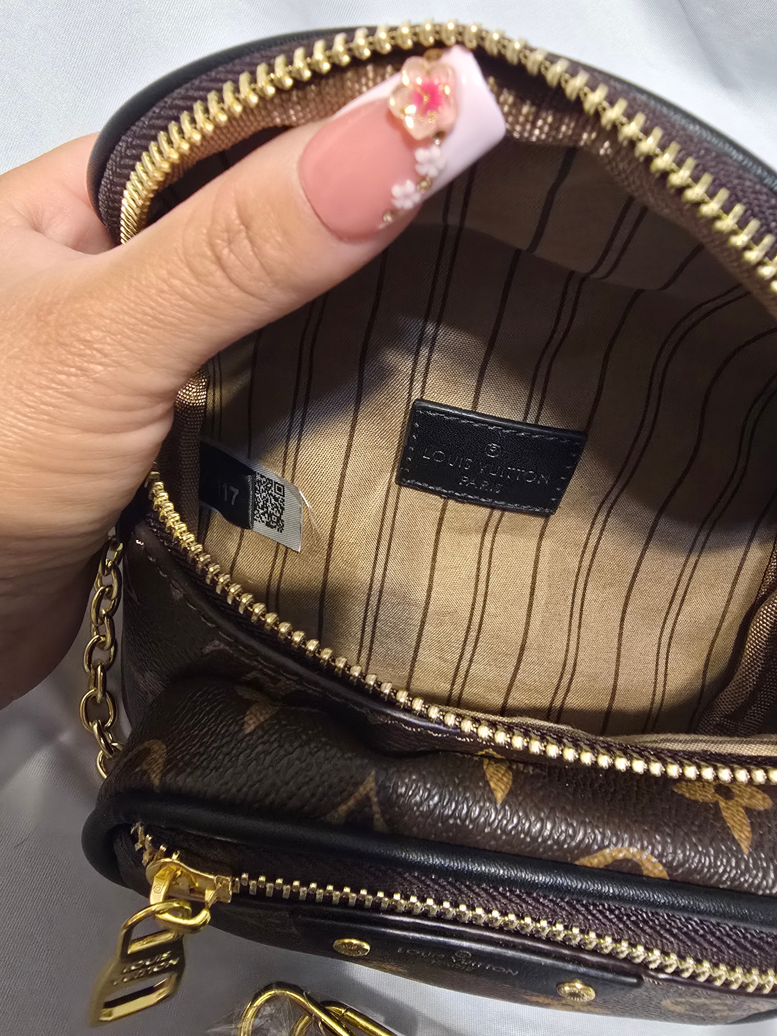 Lv Bum bag 🎒
